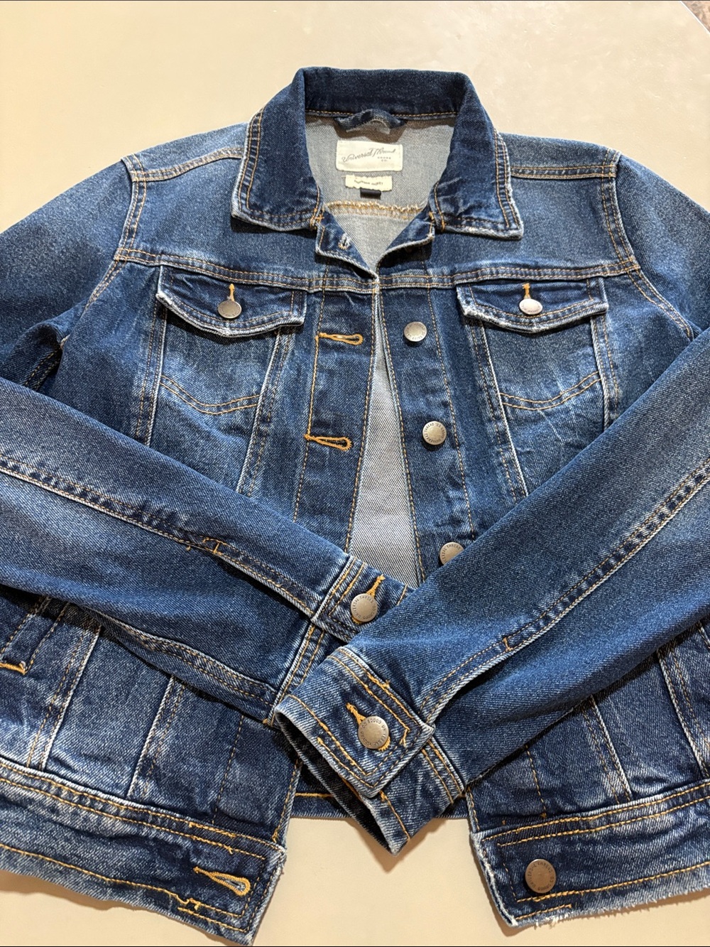 Universal Thread Women's Dark Blue Denim Trucker Jacket